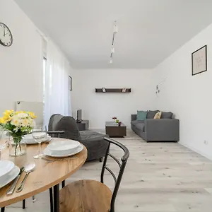  Apartament Bialowieska Z Aneksem Kuchennym I Balkonem By Renters